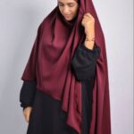 Abaya avec khimar à fentes au Sénégal